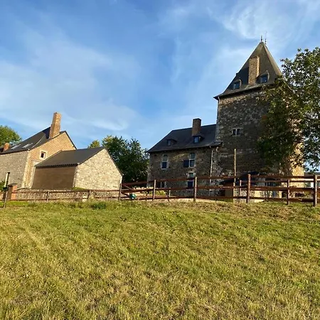 Les Confidences De Messire Sanglier, Stylished Country house
