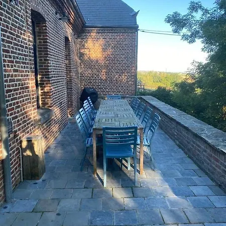 Les Confidences De Messire Sanglier, Stylished Country house