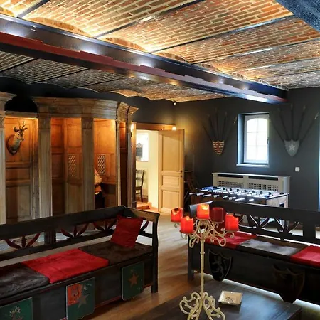 Les Confidences De Messire Sanglier, Stylished Country house *