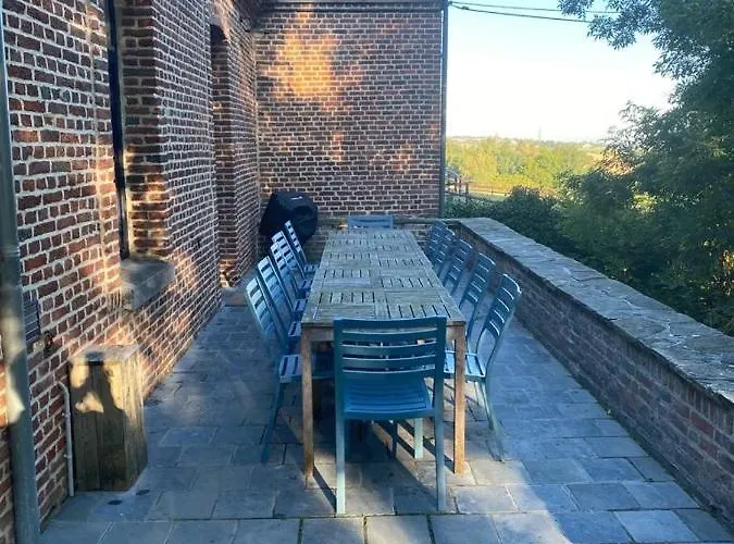 Les Confidences De Messire Sanglier, Stylished Lantställe