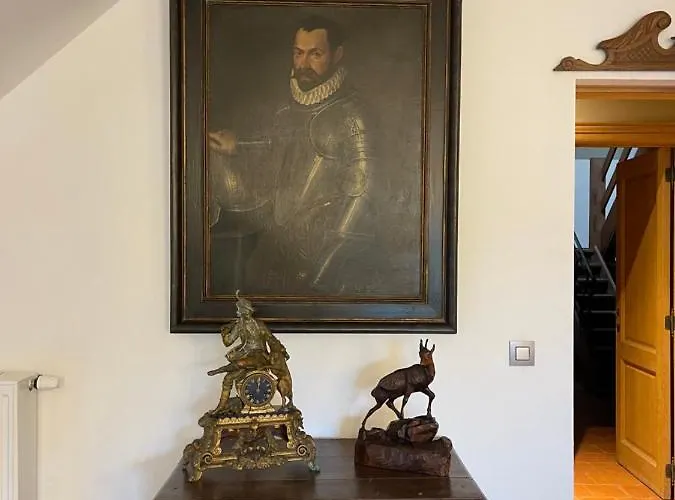 Landsted Les Confidences De Messire Sanglier, Stylished Beauraing