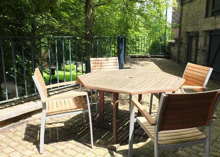 Les Confidences De Messire Sanglier, Stylished Beauraing