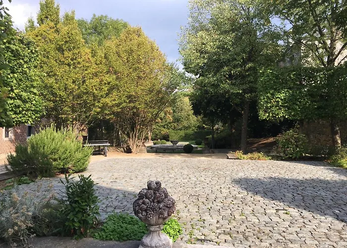 Les Confidences De Messire Sanglier, Stylished Landsted